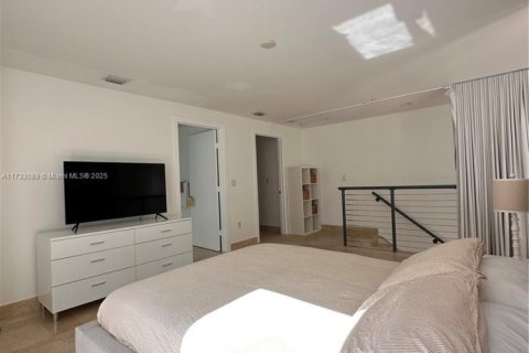 Condo in Miami, Florida, 2 bedrooms  № 1864923 - photo 6