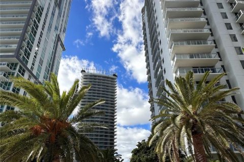 Condo in Miami, Florida, 2 bedrooms  № 1864923 - photo 9