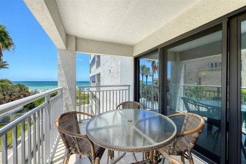 Condo in Sarasota, Florida, 1 bedroom  № 2302470 - photo 4