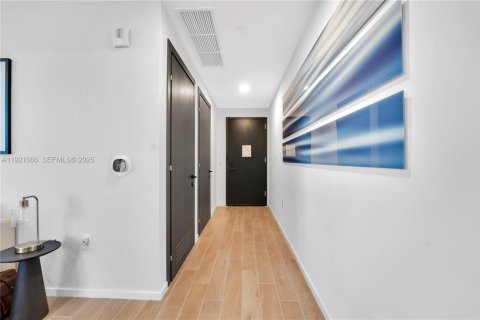 Copropriété à vendre à Miami, Floride: 2 chambres, 91.32 m2 № 1982175 - photo 11