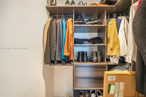 Copropriété à vendre à Miami, Floride: 2 chambres, 91.32 m2 № 1982175 - photo 16