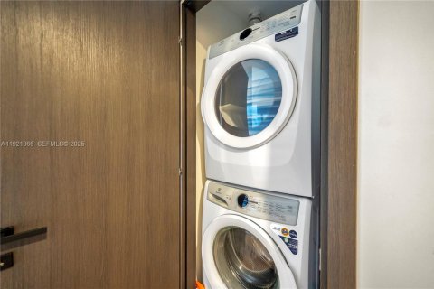 Copropriété à vendre à Miami, Floride: 2 chambres, 91.32 m2 № 1982175 - photo 19