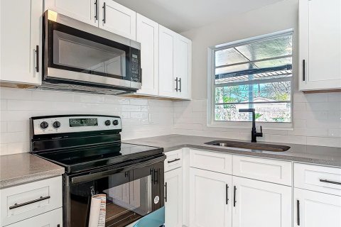 Casa en venta en Daytona Beach, Florida, 3 dormitorios, 159.88 m2 № 1721978 - foto 19