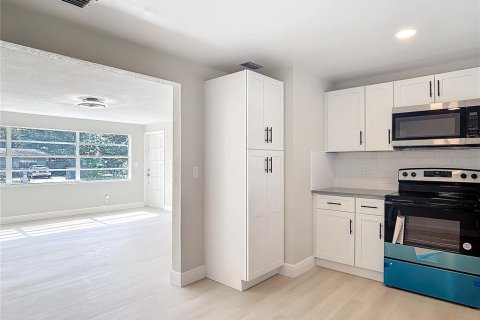 Casa en venta en Daytona Beach, Florida, 3 dormitorios, 159.88 m2 № 1721978 - foto 17
