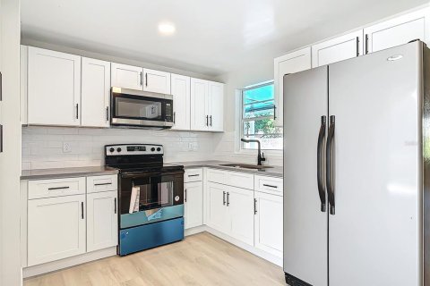 Casa en venta en Daytona Beach, Florida, 3 dormitorios, 159.88 m2 № 1721978 - foto 13