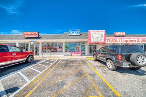 Commercial property in Sweetwater, Florida № 1979999 - photo 19