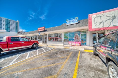 Commercial property in Sweetwater, Florida № 1979999 - photo 21