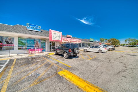 Commercial property in Sweetwater, Florida № 1979999 - photo 20