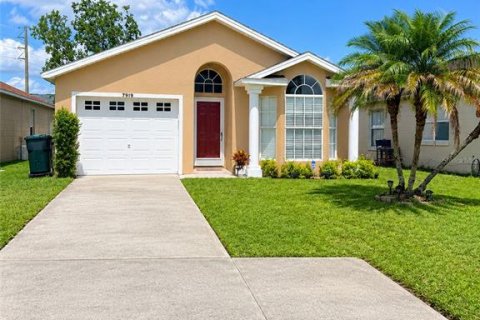 House in Orlando, Florida 3 bedrooms, 107.58 sq.m. № 2352316