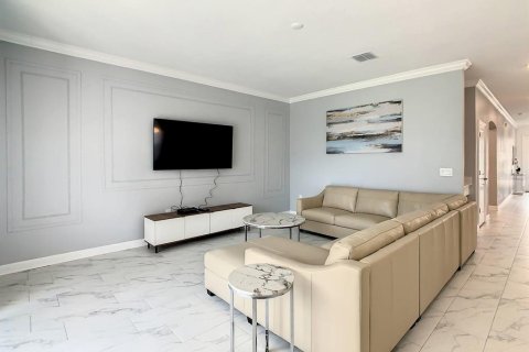 Villa ou maison à vendre à Kissimmee, Floride: 6 chambres, 310.57 m2 № 1544193 - photo 4