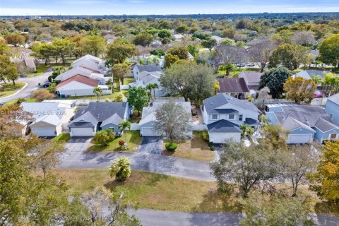 Casa en venta en Miami, Florida, 3 dormitorios, 134.99 m2 № 2029912 - foto 27