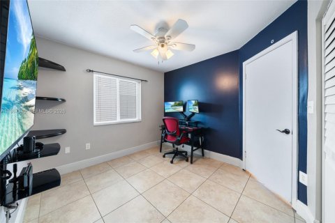 Casa en venta en Miami, Florida, 3 dormitorios, 134.99 m2 № 2029912 - foto 23