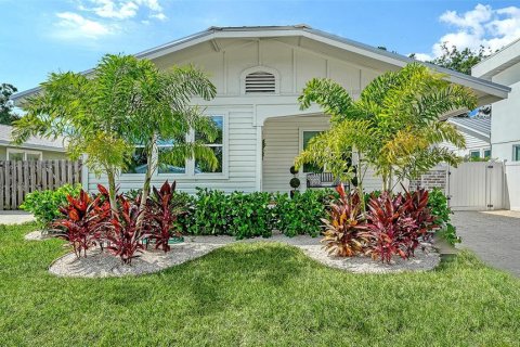 Casa en venta en Sarasota, Florida, 3 dormitorios, 165.27 m2 № 2386006 - foto 2