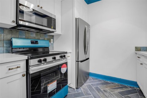 Villa ou maison à vendre à Miami Beach, Floride: 1 chambre, 60.85 m2 № 2303846 - photo 9