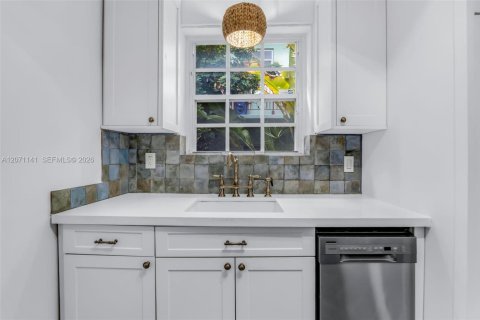 Villa ou maison à vendre à Miami Beach, Floride: 1 chambre, 60.85 m2 № 2303846 - photo 8