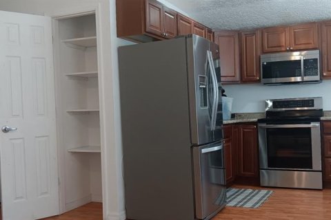 House in Saint Petersburg, Florida 1 bedroom, 57.23 sq.m. № 1915105 - photo 17