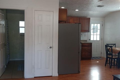 House in Saint Petersburg, Florida 1 bedroom, 57.23 sq.m. № 1915105 - photo 19