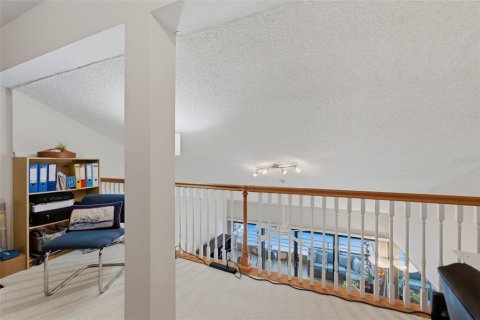 Condo in Gulfport, Florida, 2 bedrooms  № 2344943 - photo 24