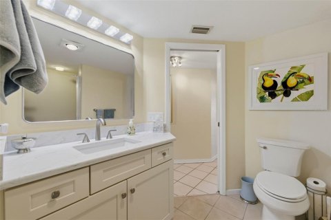 Condo in Gulfport, Florida, 2 bedrooms  № 2344943 - photo 21