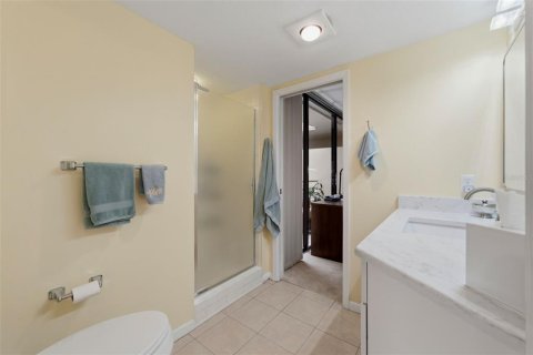 Condo in Gulfport, Florida, 2 bedrooms  № 2344943 - photo 23