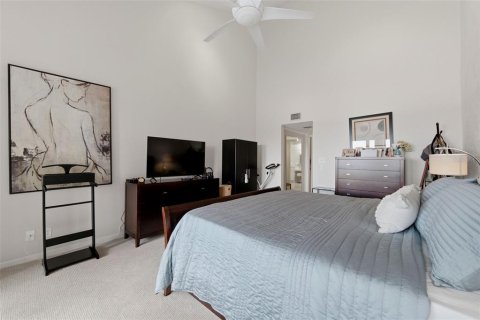 Condo in Gulfport, Florida, 2 bedrooms  № 2344943 - photo 29