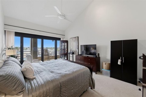 Condo in Gulfport, Florida, 2 bedrooms  № 2344943 - photo 19