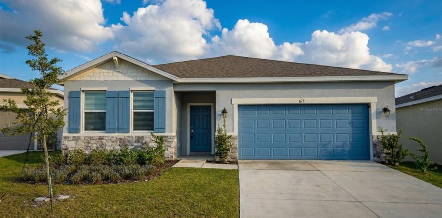 House in Eagle Lake, Florida 4 bedrooms, 207.73 sq.m. № 2210668