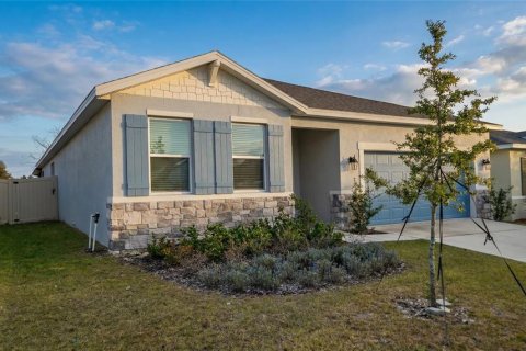 House in Eagle Lake, Florida 4 bedrooms, 207.73 sq.m. № 2210668 - photo 3