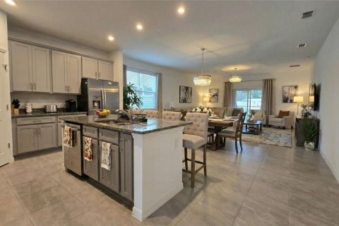 House in Eagle Lake, Florida 4 bedrooms, 207.73 sq.m. № 2210668 - photo 5