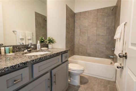 House in Eagle Lake, Florida 4 bedrooms, 207.73 sq.m. № 2210668 - photo 19