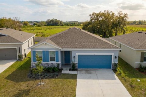 House in Eagle Lake, Florida 4 bedrooms, 207.73 sq.m. № 2210668 - photo 4