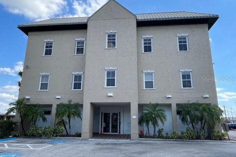 Immobilier commercial à Tampa, Floride 1731.33 m2 № 2298602