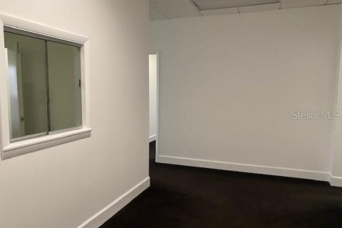 Immobilier commercial à louer à Tampa, Floride: 1731.33 m2 № 2298602 - photo 4