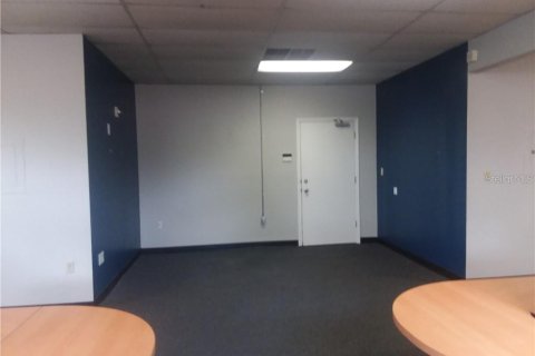 Immobilier commercial à louer à Tampa, Floride: 1731.33 m2 № 2298602 - photo 9