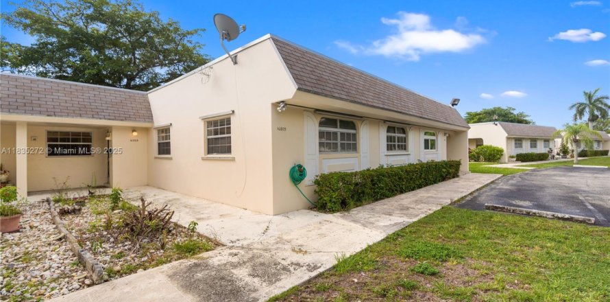 Condominio en Miami, Florida, 1 dormitorio  № 1830823