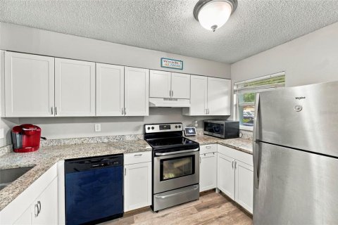 Appartement à louer à Clearwater, Floride: 2 chambres, 88.26 m2 № 2400093 - photo 2