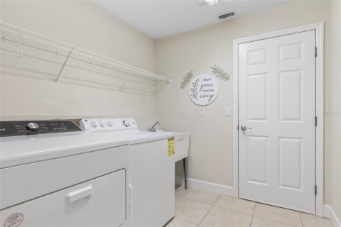 House in Palm Coast, Florida 4 bedrooms, 281.49 sq.m. № 1628608 - photo 27