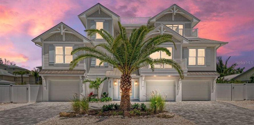 House in Holmes Beach, Florida 4 bedrooms, 248.51 sq.m. № 2108509