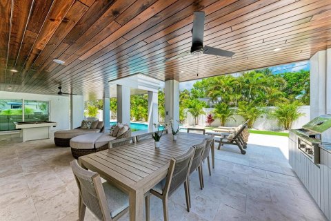 House in Holmes Beach, Florida 4 bedrooms, 248.51 sq.m. № 2108509 - photo 8