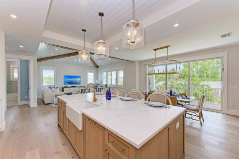 House in Holmes Beach, Florida 4 bedrooms, 248.51 sq.m. № 2108509 - photo 24