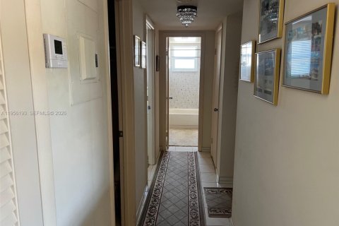 Condominio en venta en Hollywood, Florida, 2 dormitorios, 111.76 m2 № 2031761 - foto 17