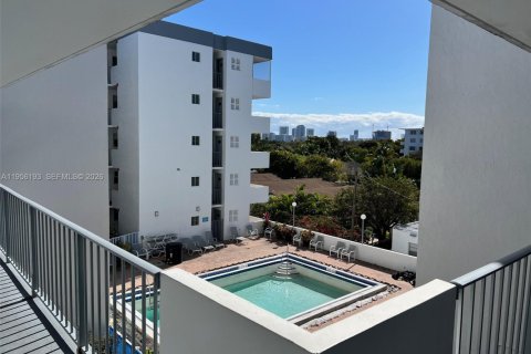 Condominio en venta en Hollywood, Florida, 2 dormitorios, 111.76 m2 № 2031761 - foto 18