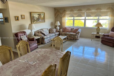 Condominio en venta en Hollywood, Florida, 2 dormitorios, 111.76 m2 № 2031761 - foto 5