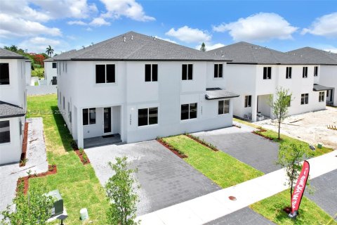 Touwnhouse à vendre à Miami, Floride: 5 chambres № 1989411 - photo 8