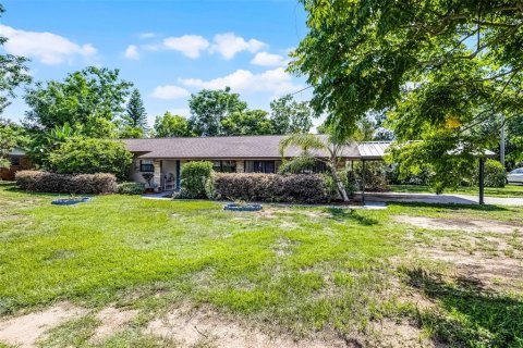 Casa en venta en Eustis, Florida, 4 dormitorios, 172.52 m2 № 1804695 - foto 1