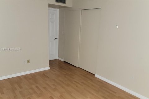 Condominio en alquiler en Miami, Florida, 2 dormitorios, 114.73 m2 № 2153218 - foto 23
