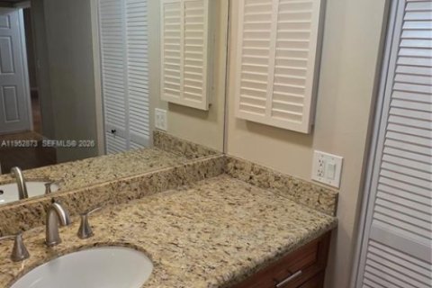 Condominio en alquiler en Miami, Florida, 2 dormitorios, 114.73 m2 № 2153218 - foto 20