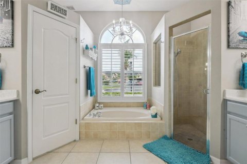 Casa en venta en Wesley Chapel, Florida, 6 dormitorios, 328.69 m2 № 1918405 - foto 20