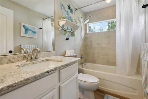 Casa en venta en Wesley Chapel, Florida, 6 dormitorios, 328.69 m2 № 1918405 - foto 22