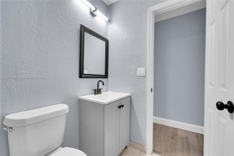 Casa en alquiler en Fort Lauderdale, Florida, 4 dormitorios, 139.17 m2 № 1921499 - foto 12